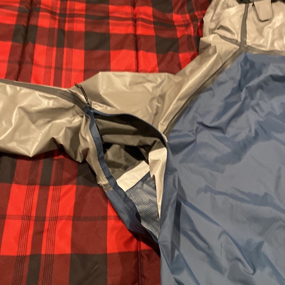 Columbia out dry waterproof jacket - Picture 8 of 10